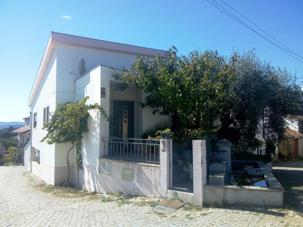 Casa Da Oliveira Apartment Milhao Exterior photo